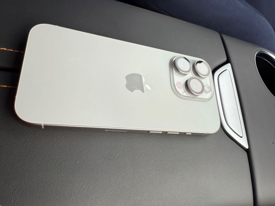 Продам Айфон 15 про