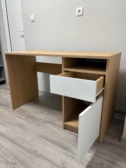 Бюро,много запазено