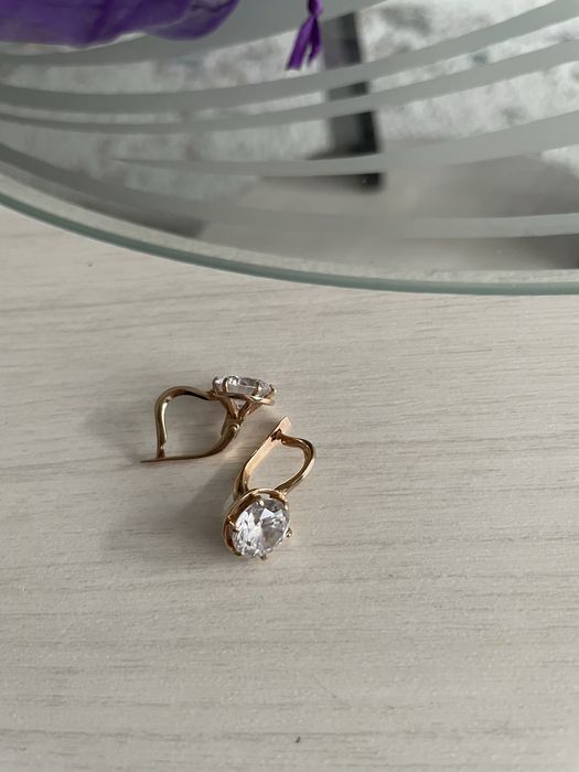 Продам серьги золото