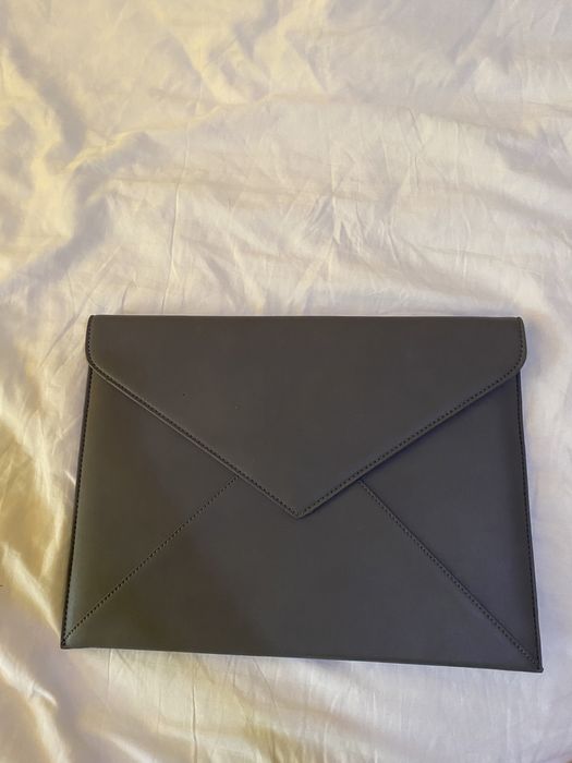 Кожаный чехол для ноутбука