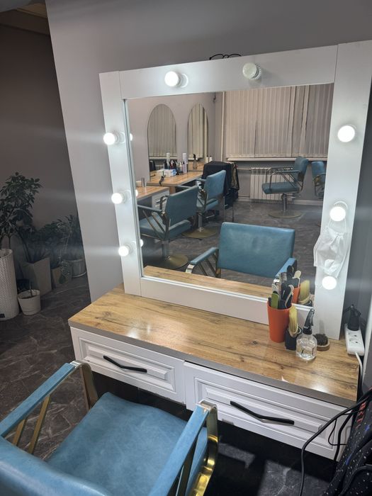 Продам рабочий стол с тумбочкой