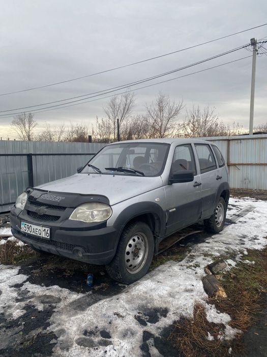 Продам машину niva chevrolet
