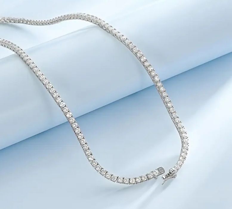 Лъскаво колие дълго 45см.