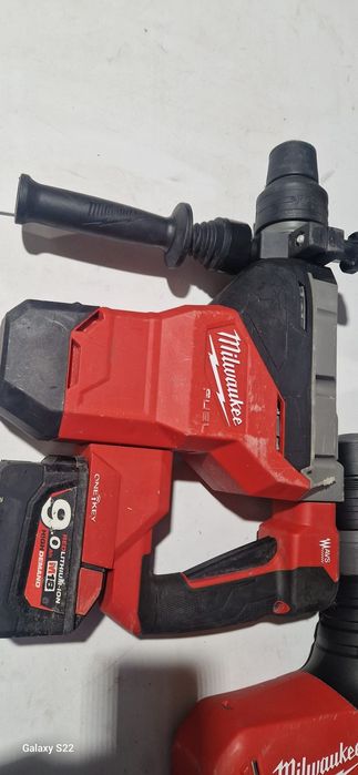 Milwaukee rotopercutor pe acumulatori