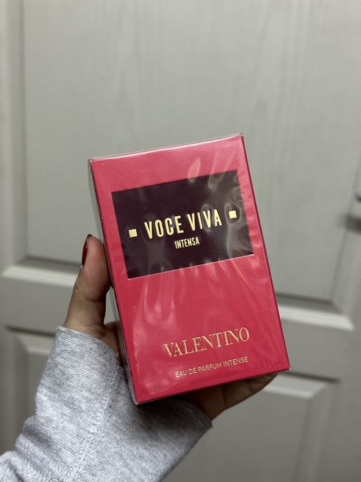 Valentino voce viva intensa