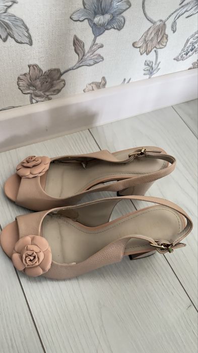 Туфли, босоножки женские