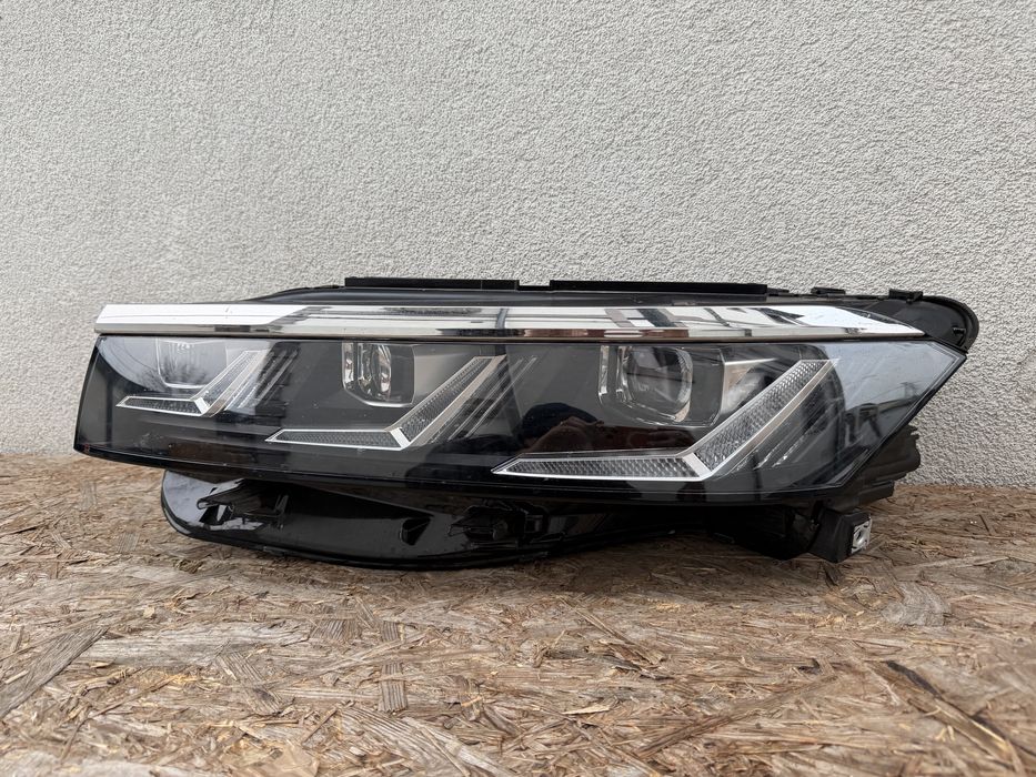 Far stanga VW Touareg 3 Facelift CR7 Full LED MATRIX Original Europa