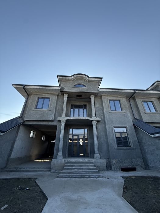 Таун хаус сотилади 3 соток мотрид. собственник