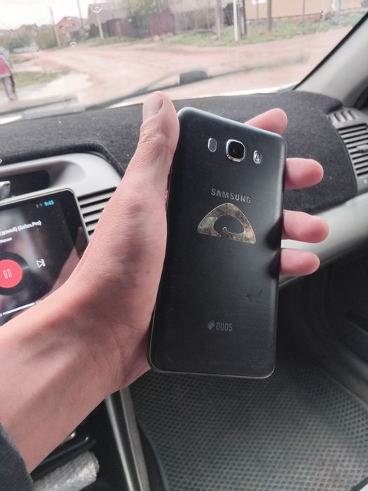 Самсунг j7,хорошем,