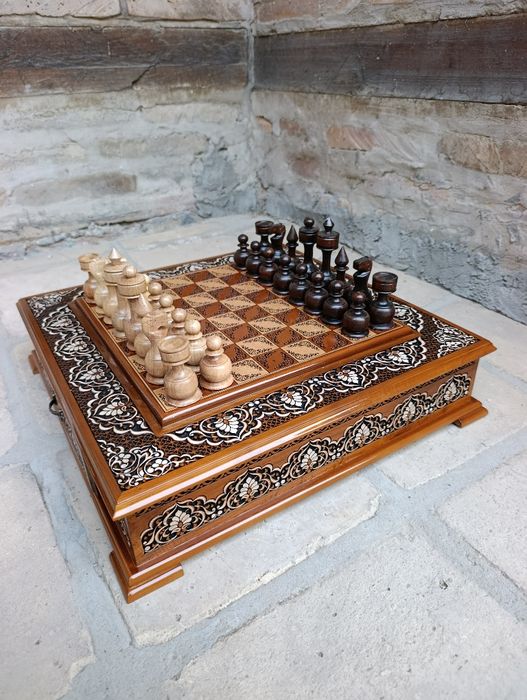 Шахматы Shaxmat 40×40 sm yongʻoq daraxtidan ishlangan