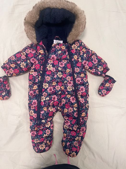 Бебешки ескимос Guess