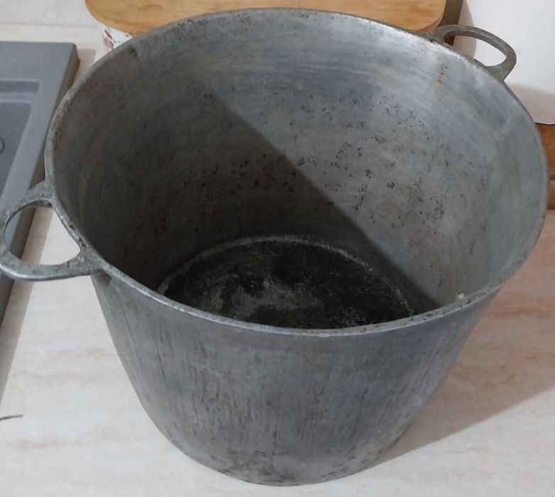 Oală mare din tuci, aproximativ 12 litri, 28 cm