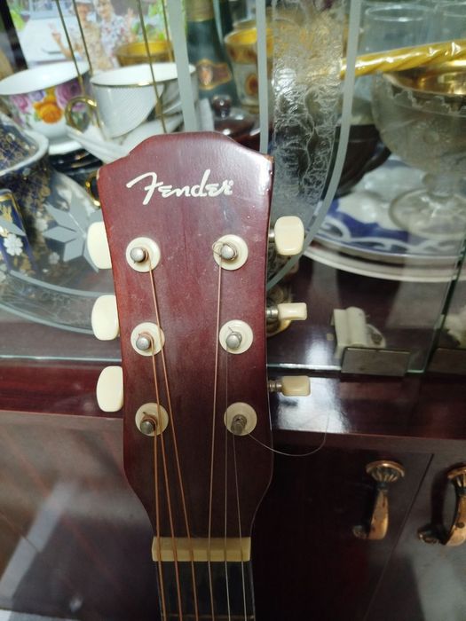 Продаётся гитара акустическая