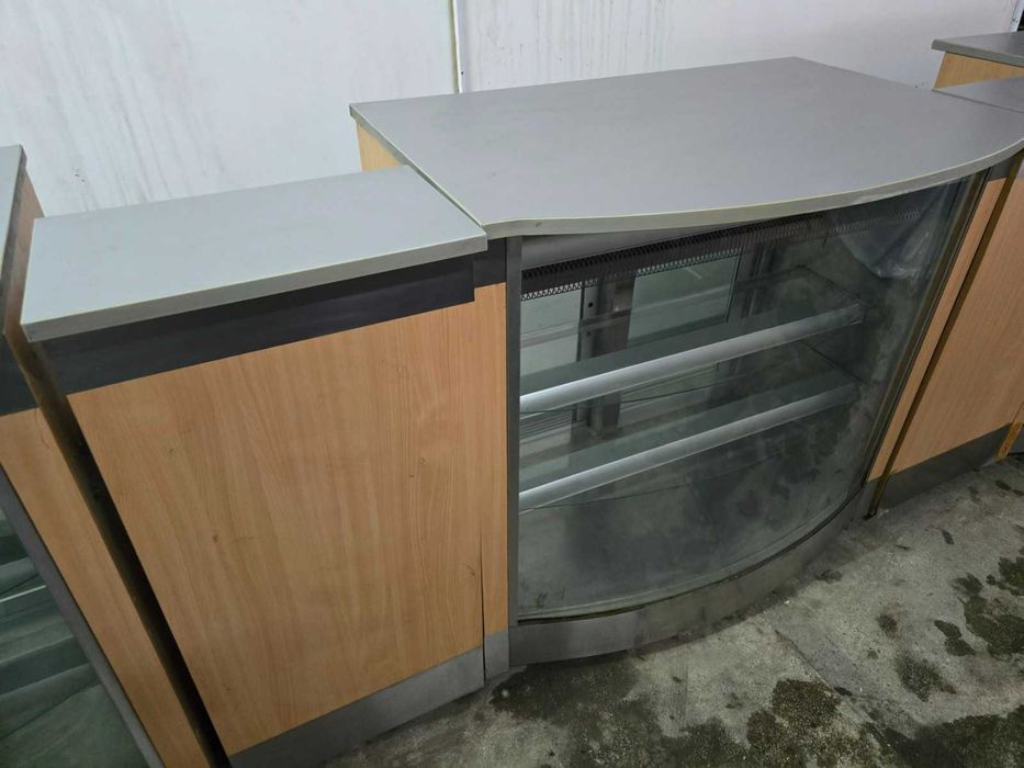 Продавам хладилен трисекционен бар