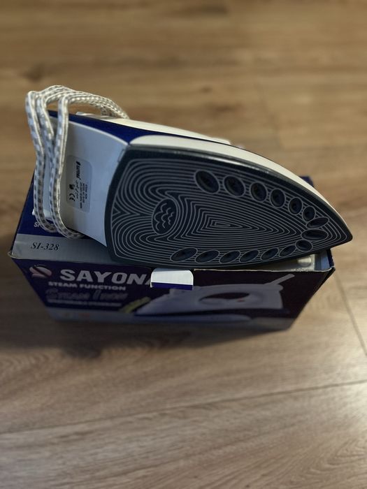 Fier de calcat 1800W Sayona