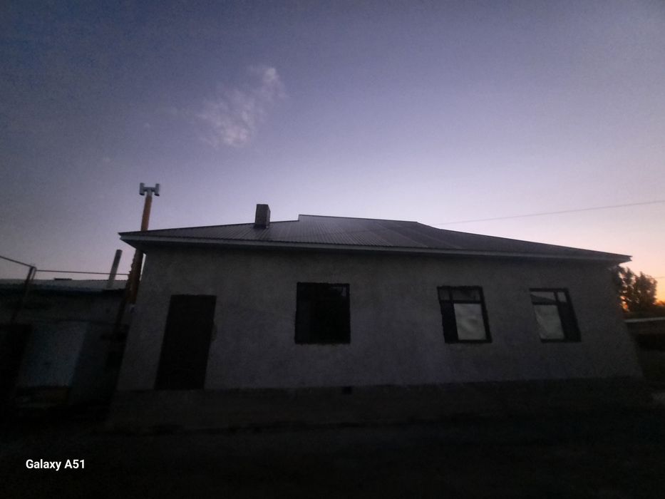 Жер үй сатылады.