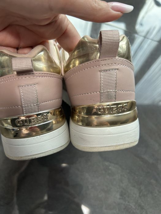 Adidasi dama guess marimea 37