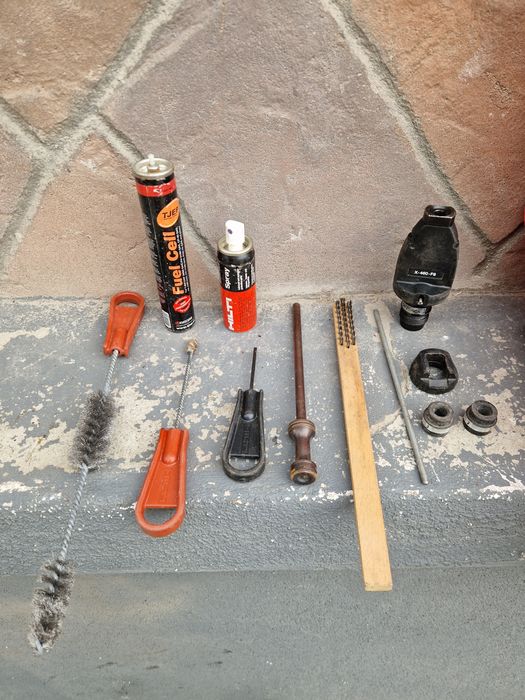 Пистолет   HILTI