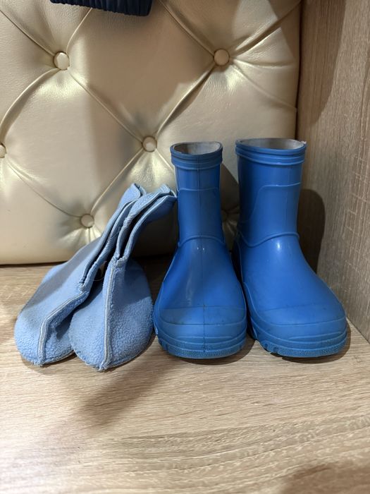 Продам детские резиновые сапоги
