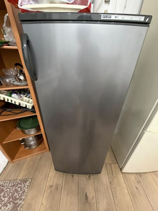 Продам морозильник ATLANT
