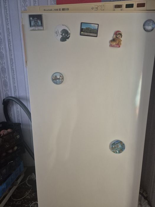 Продам на запчасти морозильную камеру