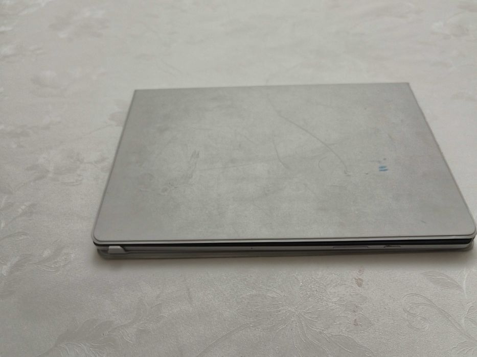 Продам планшет почти новый