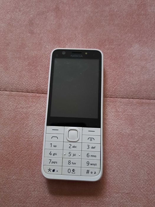 Gsm Nokia почти нов  69лв с две Сим карти