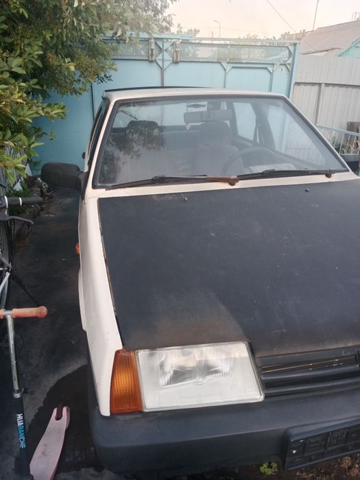 Автомобиль 1996 года