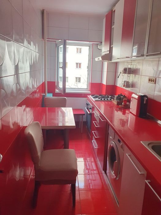 Închiriez garsoniera