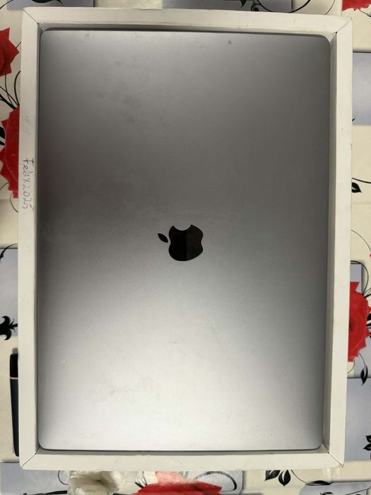 Mac Book Pro2019 500 gb 32 RAM 16.2 ecran