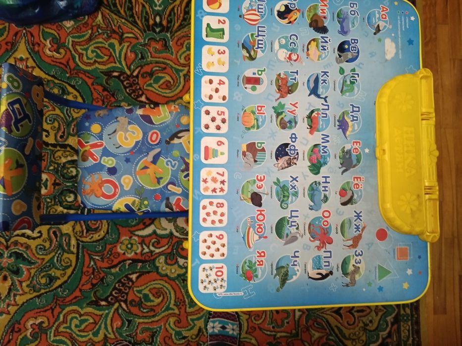 Продаю детский учебный уголок
