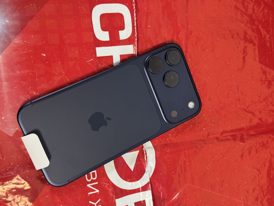 ЧИСТО НОВ 256GB iPhone 17 Pro Max Гаранция Технополис 2028 Blue