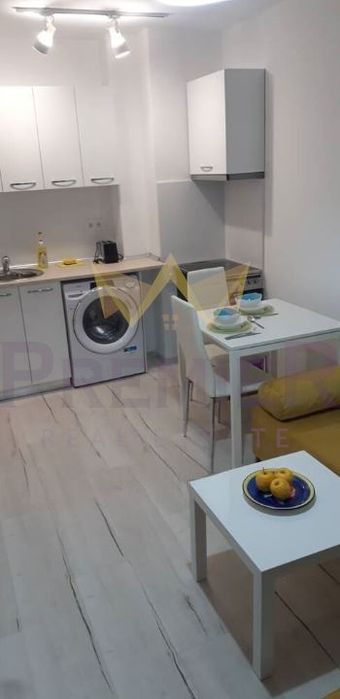 Дава се под наем Двустаен апартамент в Варна, Зимно кино Тракия - 40 кв.м за 561 € - Снимка #1