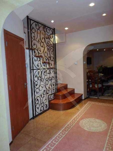 Продава се Къща в Карлово - 240 кв.м за 540 €/кв.м - Снимка #2