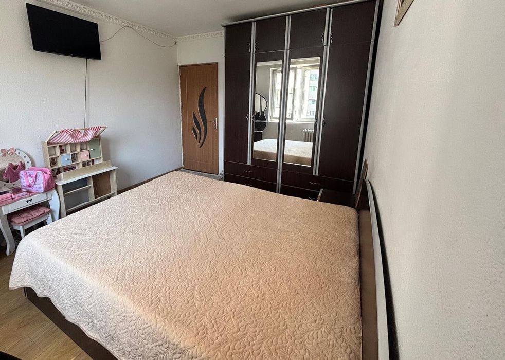 Apartament 4 camere vanzare