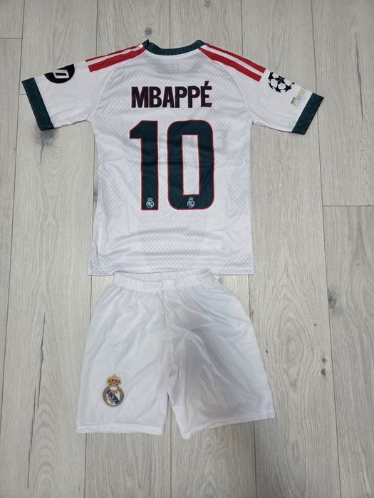 Echipament fotbal copii Real Madrid Mbappe