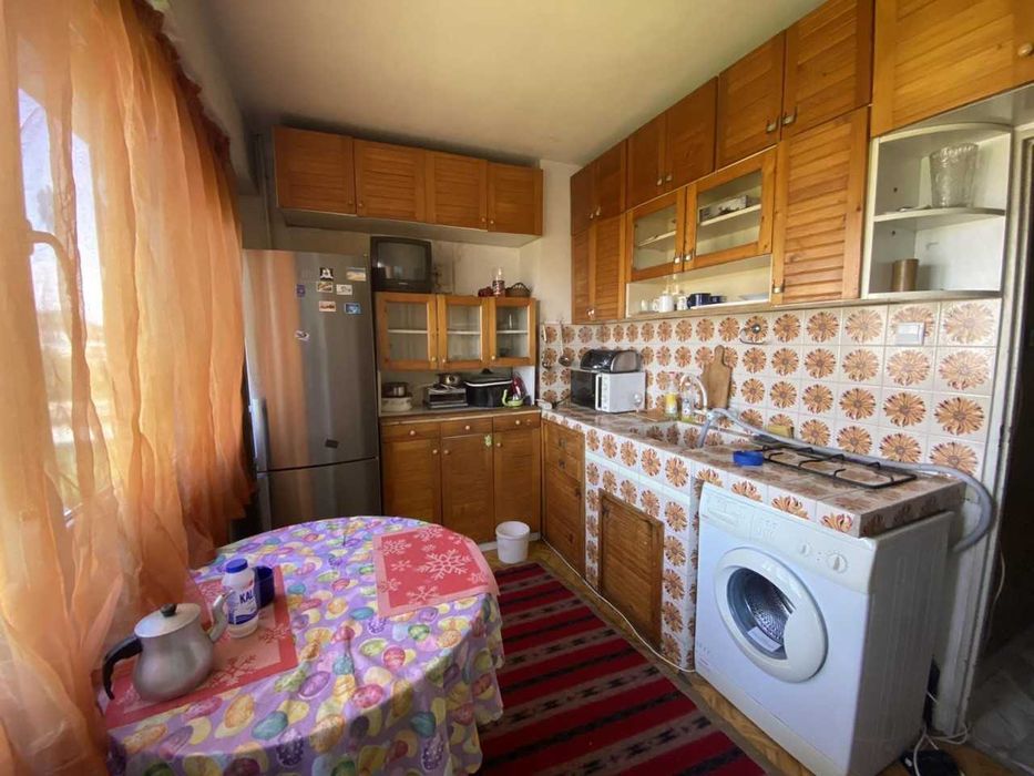 Тристаен апартамент в Кючук Париж