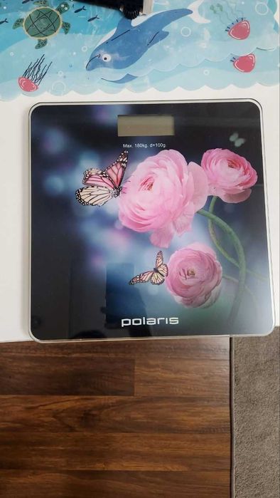 Весы polaris почти новые