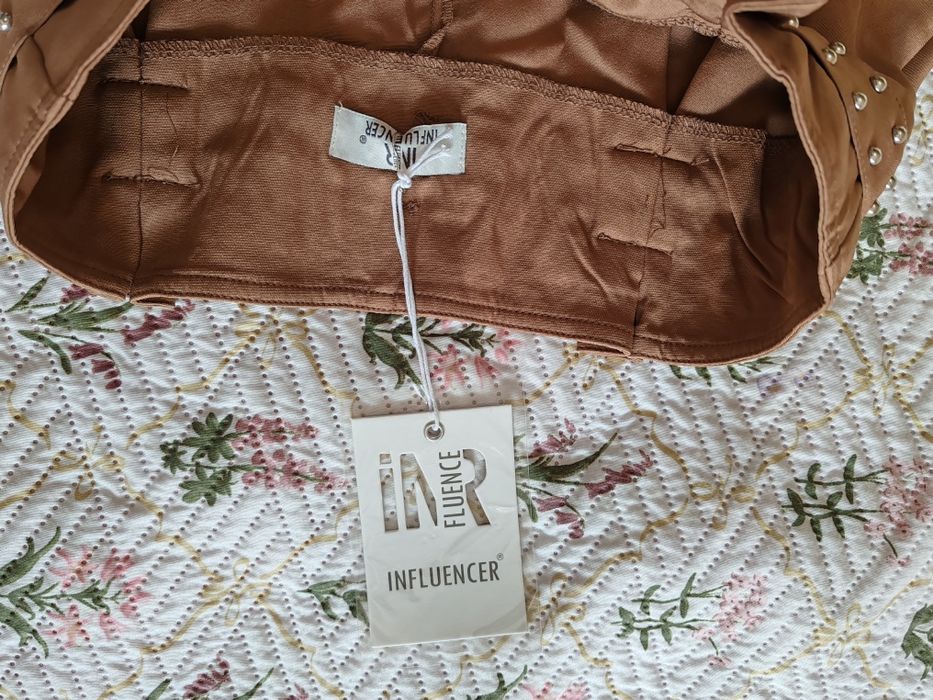 Къси панталонки на марката Inlufluencer