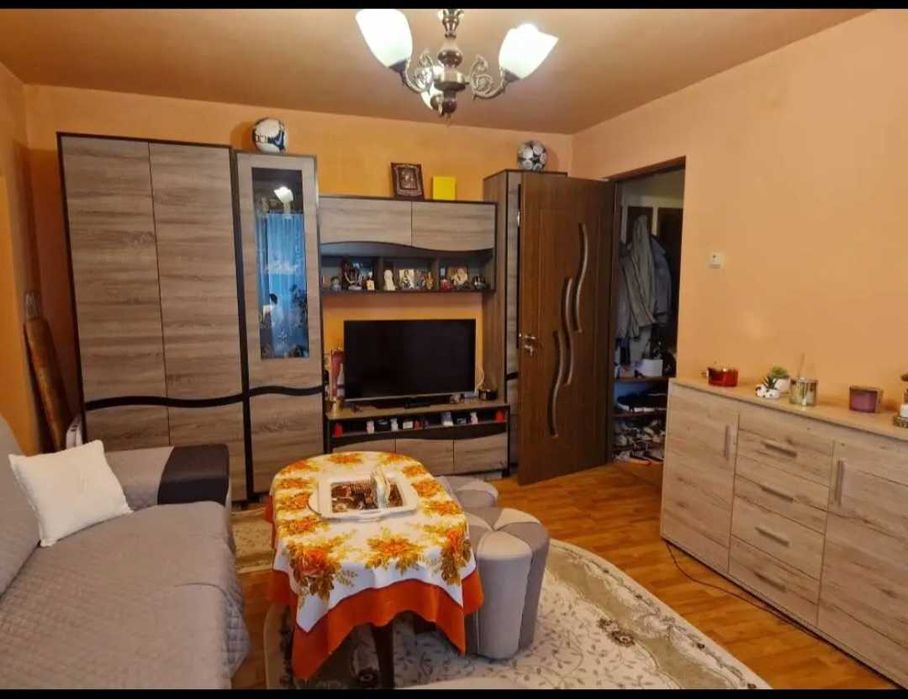 Vand apartament, 2 camere,Hunedoara