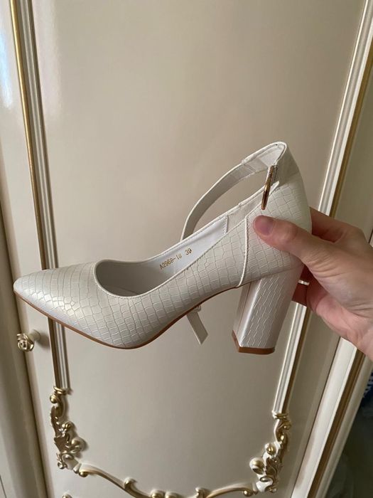 Туфли белый