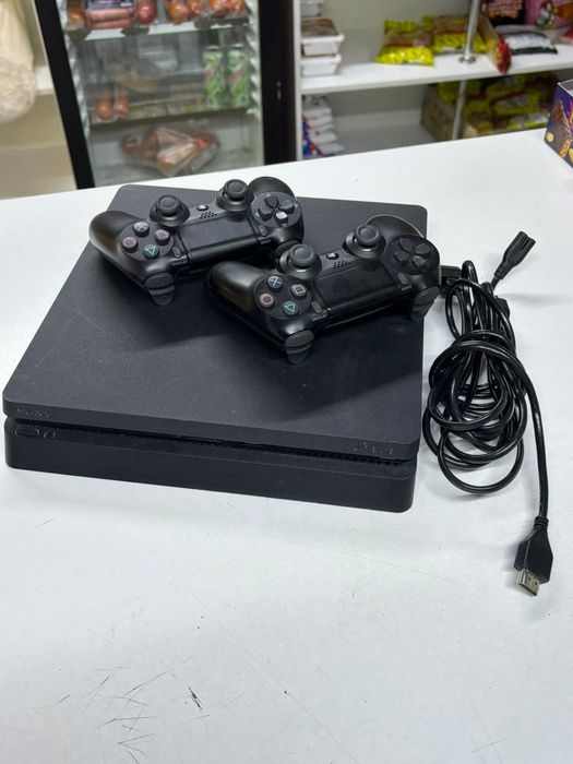 Продам Playstation 4 slim 500gb