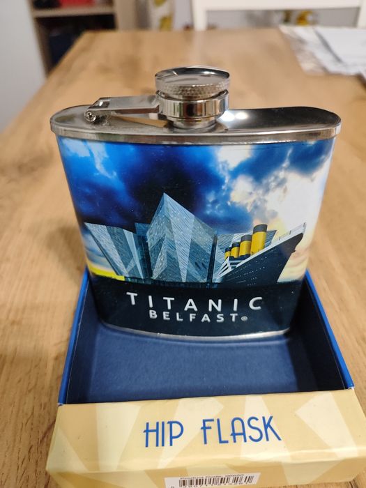 Манерка за алкохол/ метално шише