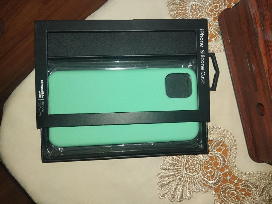 Huse originale cauciucate de iPhone