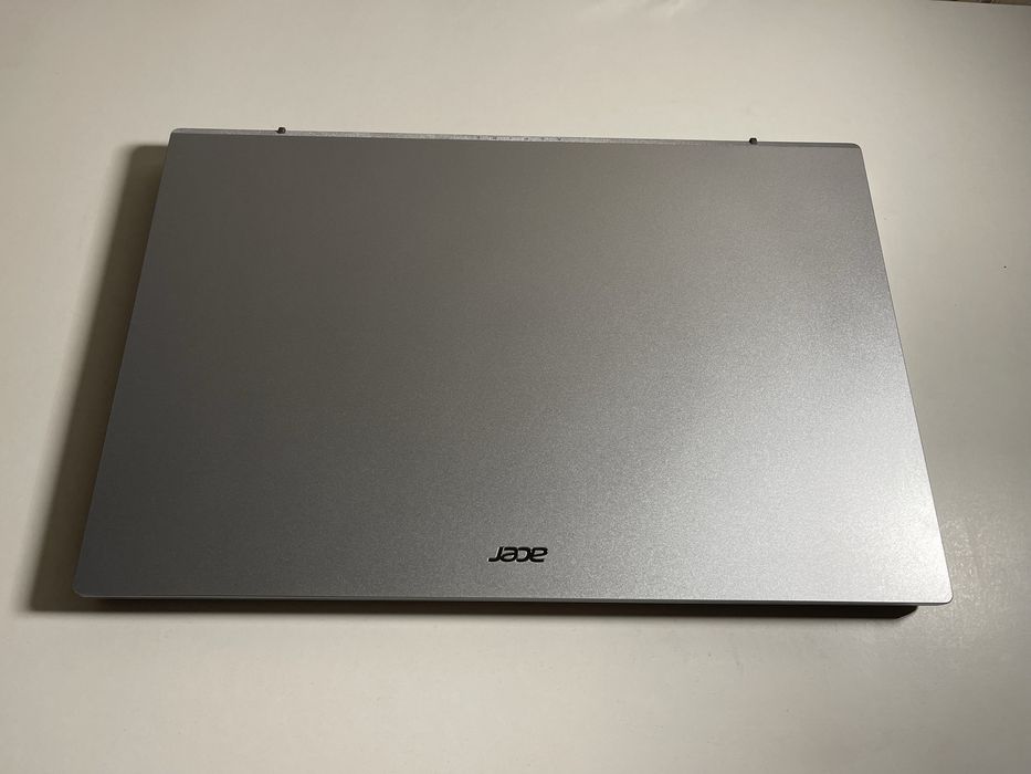 Noutbuk acer aspire 3