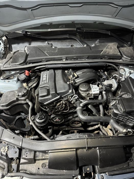 Piese/dezmembrez bmw seria 3 e90 318i 320i