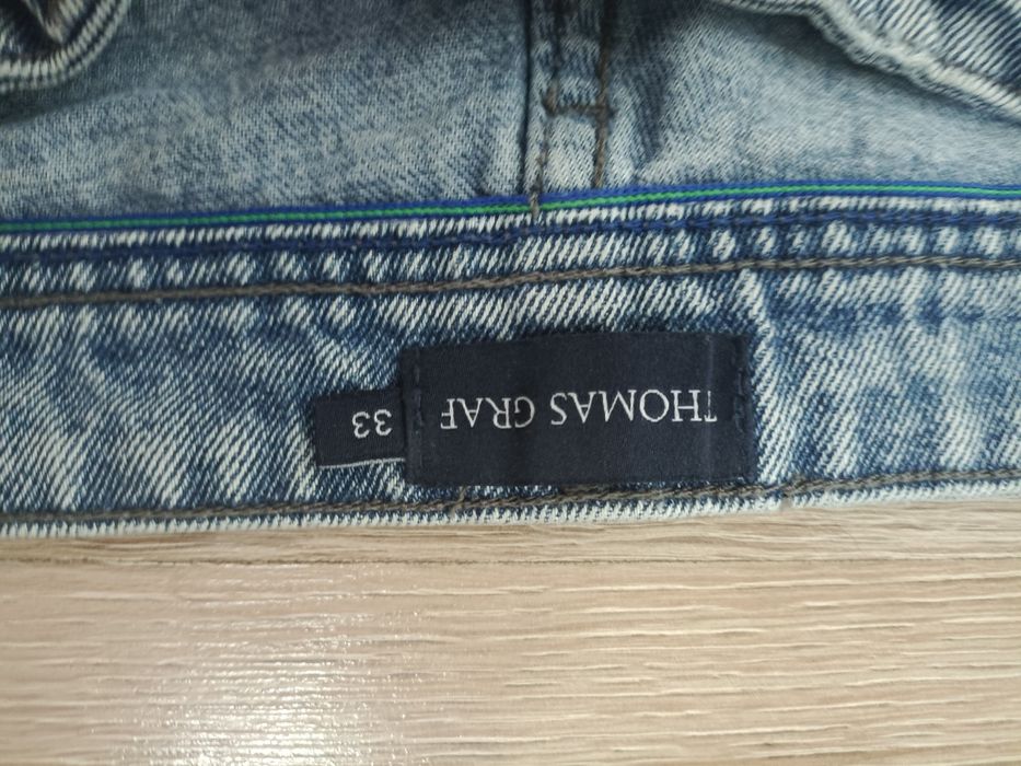 Продам мужские джинсы