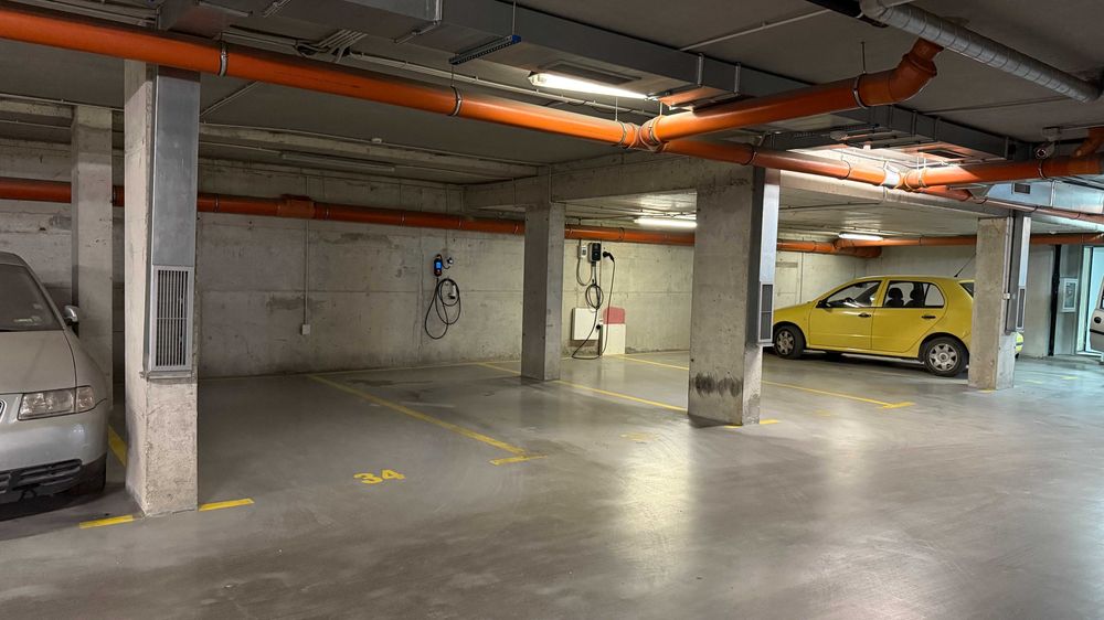 Продава се Двустаен апартамент в Варна, Бриз - 76 кв.м за 2448 €/кв.м - Снимка #19