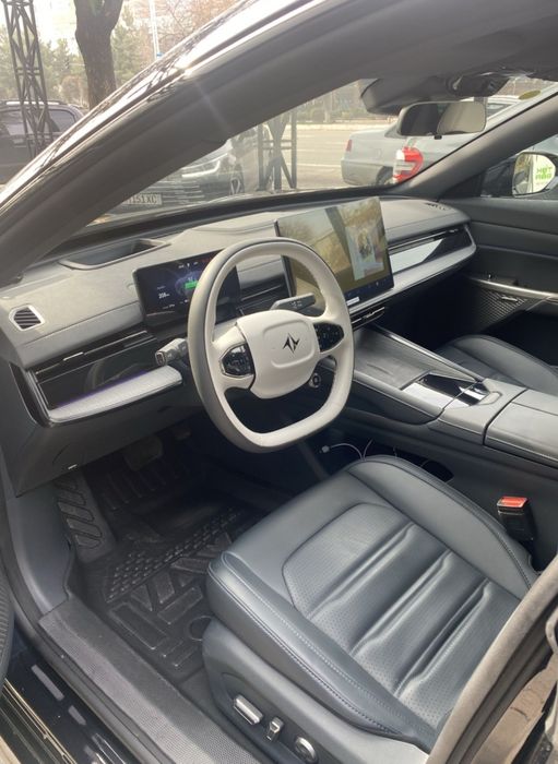 Продаю срочно машину