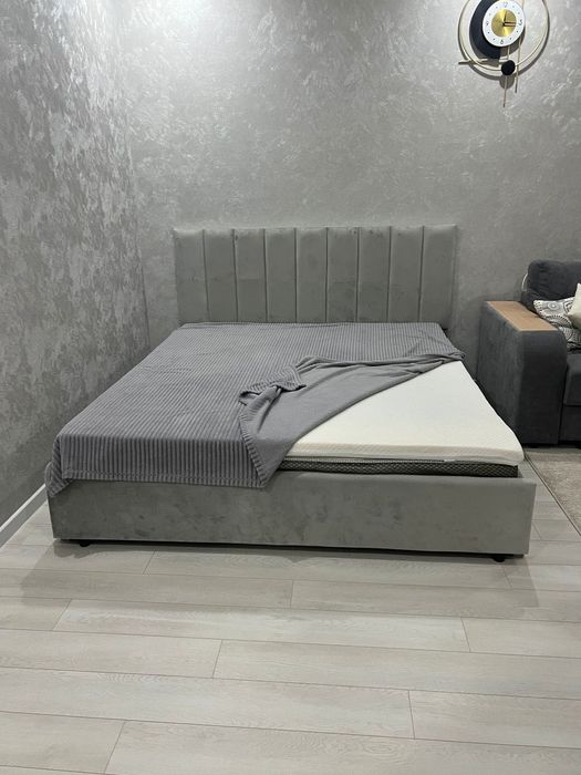 двуспальная кровать